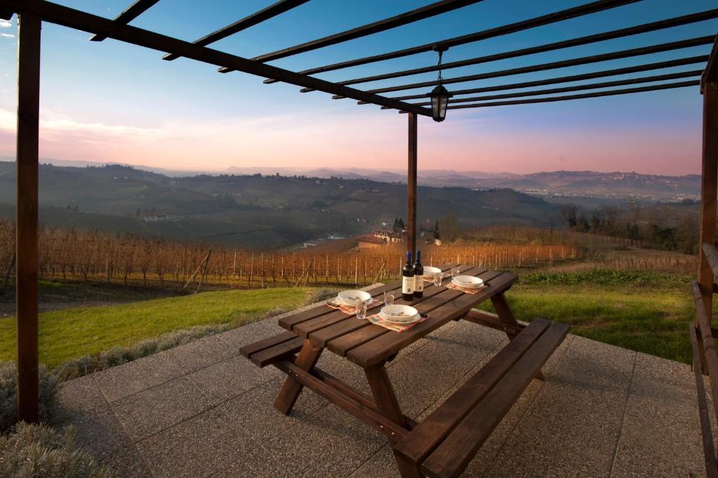 Ada Nada Agriturismo Villa Treiso Exterior photo